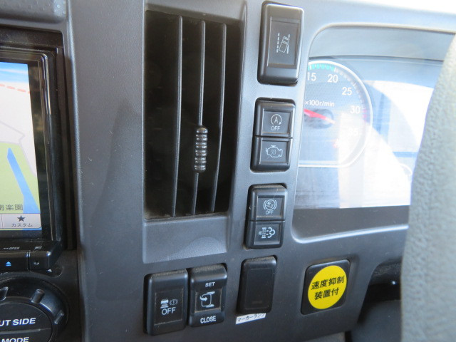 いすゞ フォワード 2RG-FSR90S2(2WD)の写真16