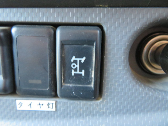 いすゞ フォワード 2RG-FSR90S2(2WD)の写真22