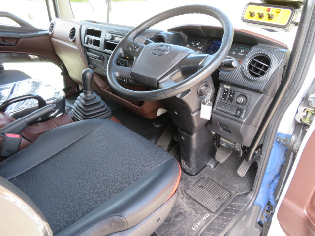 日野 レンジャー 2KG-FD2ABA(2WD)の写真10