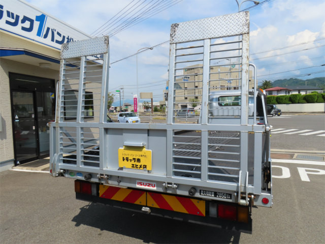 いすゞ エルフ TRG-NPR85AN(2WD)の写真30