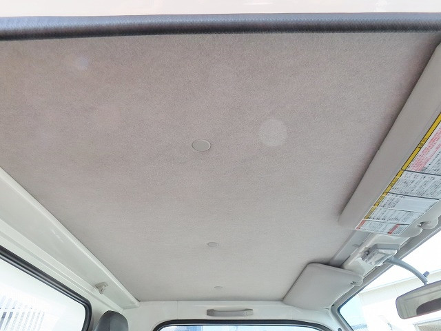 いすゞ エルフ 2RG-NJR88AN(2WD)の写真24