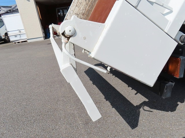 いすゞ エルフ 2RG-NJR88AN(2WD)の写真31