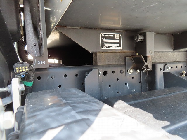 いすゞ エルフ 2RG-NJR88AN(2WD)の写真41