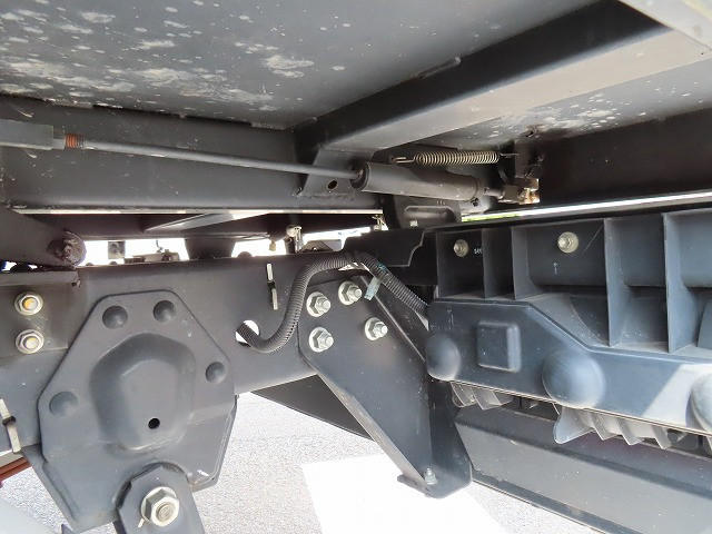 いすゞ エルフ 2RG-NJR88AN(2WD)の写真42