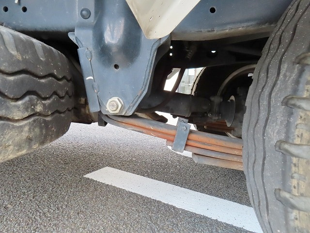 いすゞ エルフ 2RG-NJR88AN(2WD)の写真44