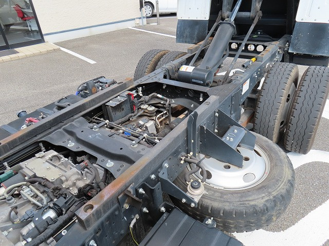 いすゞ エルフ 2RG-NJR88AN(2WD)の写真47