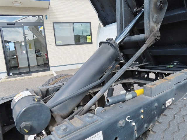 いすゞ エルフ 2RG-NJR88AN(2WD)の写真48