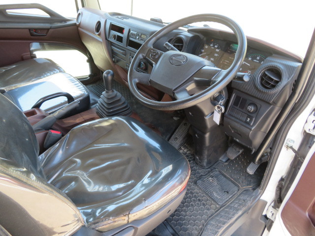 日野 レンジャー 2KG-FC2ABA(2WD)の写真11