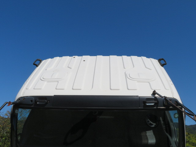 いすゞ ギガ QKG-CXZ77AT(6x4)の写真6