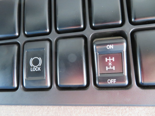 いすゞ ギガ QKG-CXZ77AT(6x4)の写真11