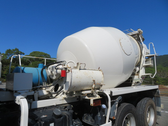 いすゞ ギガ QKG-CXZ77AT(6x4)の写真24