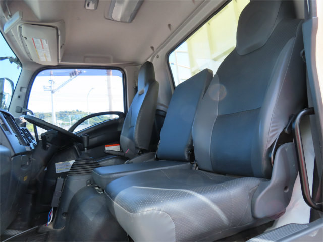 いすゞ フォワード 2RG-FSR90S2(2WD)の写真14