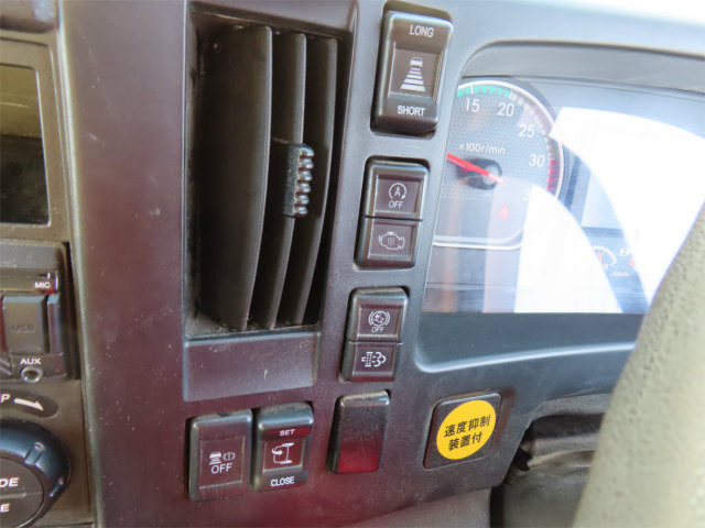 いすゞ フォワード 2RG-FSR90S2(2WD)の写真19