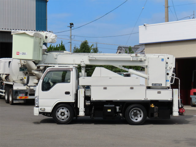 いすゞ エルフ SKG-NKR85YN(2WD)の写真4