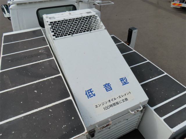 いすゞ エルフ SKG-NKR85YN(2WD)の写真23