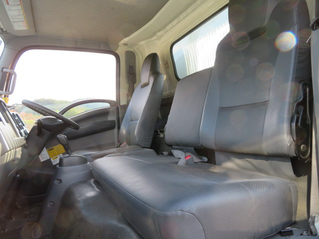 いすゞ エルフ TKG-NPR85YN(2WD)の写真15