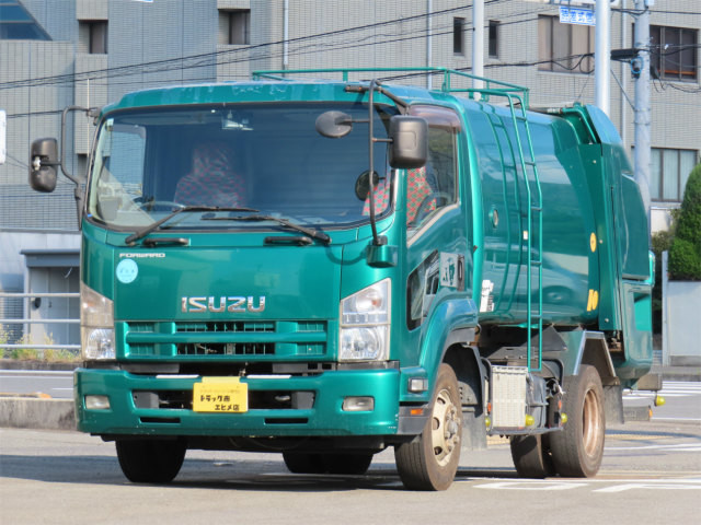 いすゞ フォワード SKG-FRR90S2(2WD)の写真2