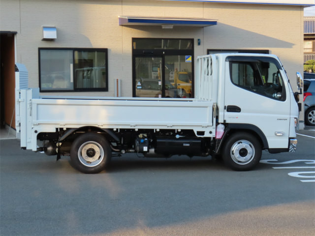 三菱 キャンター 2RG-FBA20(2WD)の写真4