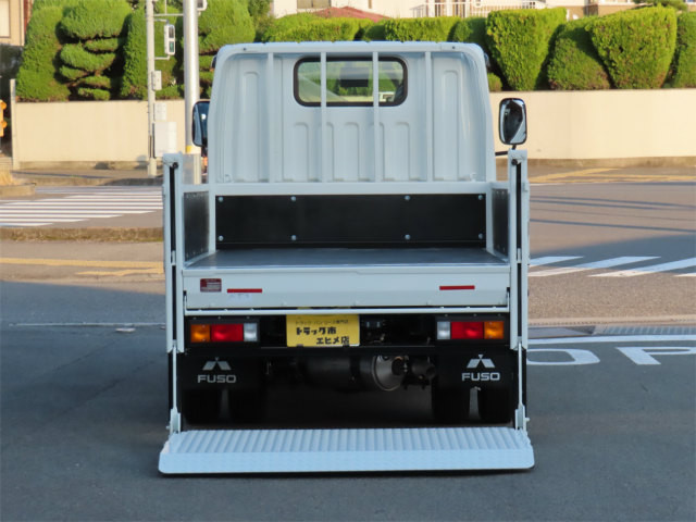 三菱 キャンター 2RG-FBA20(2WD)の写真8