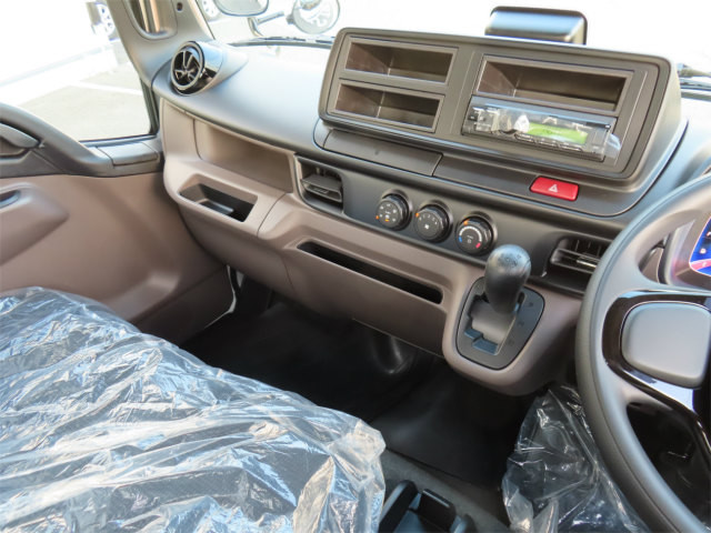 三菱 キャンター 2RG-FBA20(2WD)の写真14