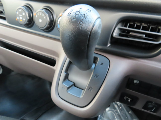 三菱 キャンター 2RG-FBA20(2WD)の写真18