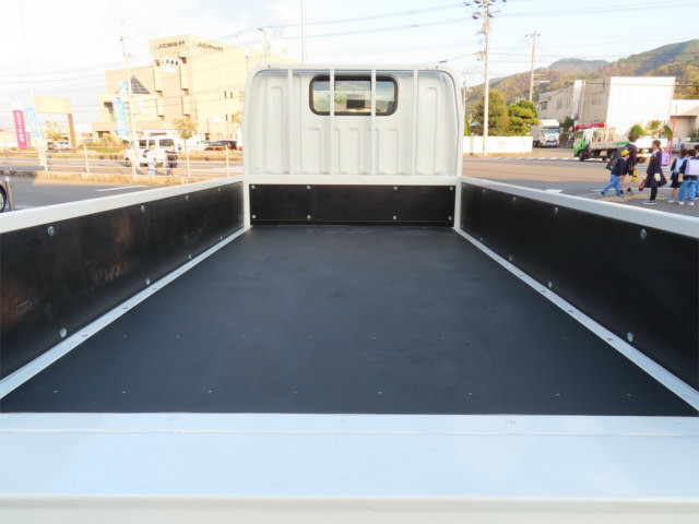 三菱 キャンター 2RG-FBA20(2WD)の写真25