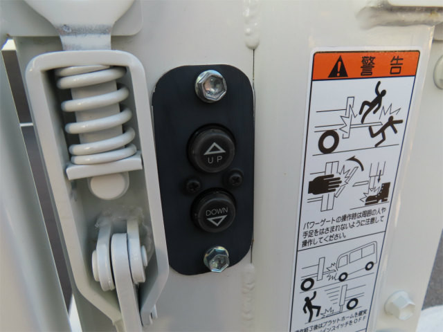 三菱 キャンター 2RG-FBA20(2WD)の写真34