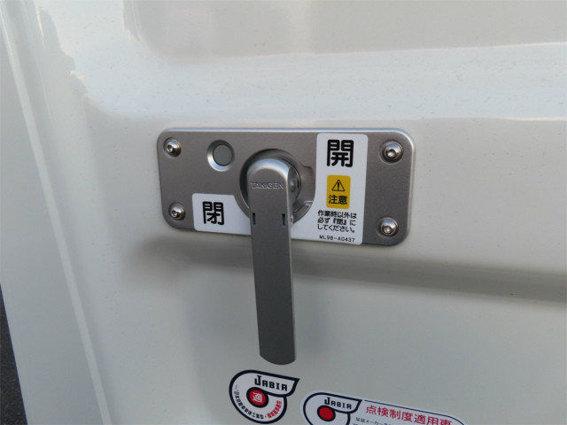 三菱 キャンター 2RG-FBA20(2WD)の写真35