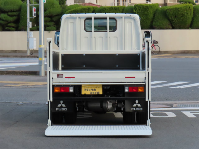 三菱 キャンター 2RG-FBAV0(2WD)の写真8