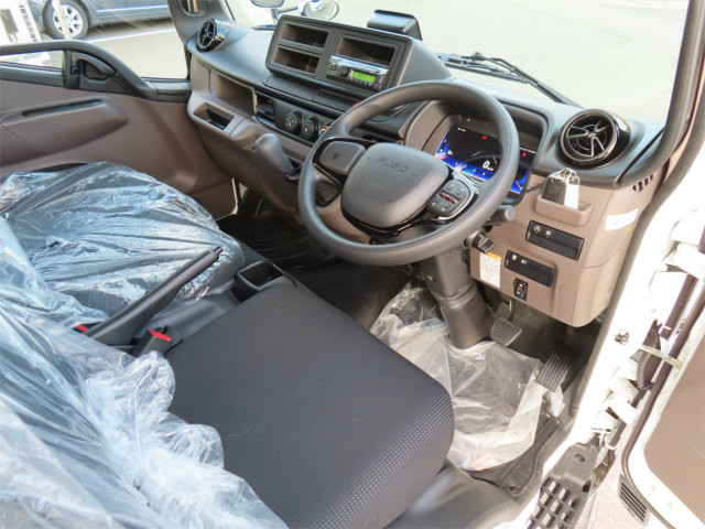 三菱 キャンター 2RG-FBAV0(2WD)の写真10