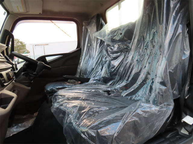 三菱 キャンター 2RG-FBAV0(2WD)の写真11