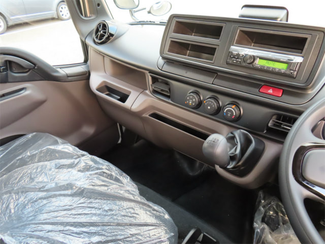 三菱 キャンター 2RG-FBAV0(2WD)の写真14