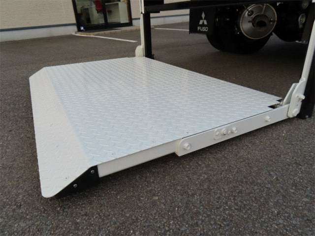 三菱 キャンター 2RG-FBAV0(2WD)の写真30