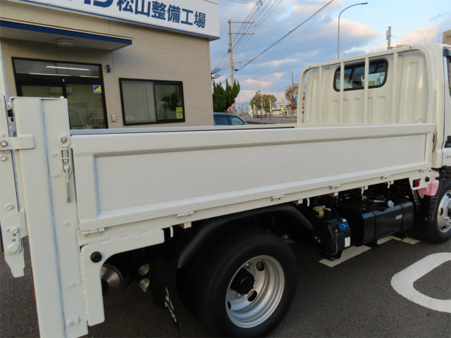 三菱 キャンター 2RG-FBAV0(2WD)の写真32