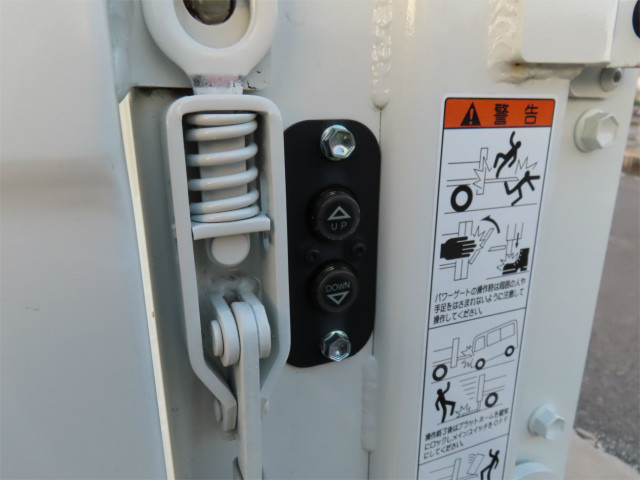 三菱 キャンター 2RG-FBAV0(2WD)の写真35