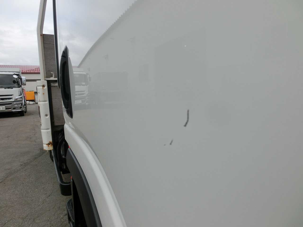 いすゞ エルフ TKG-NPS85AR(4WD)の写真16