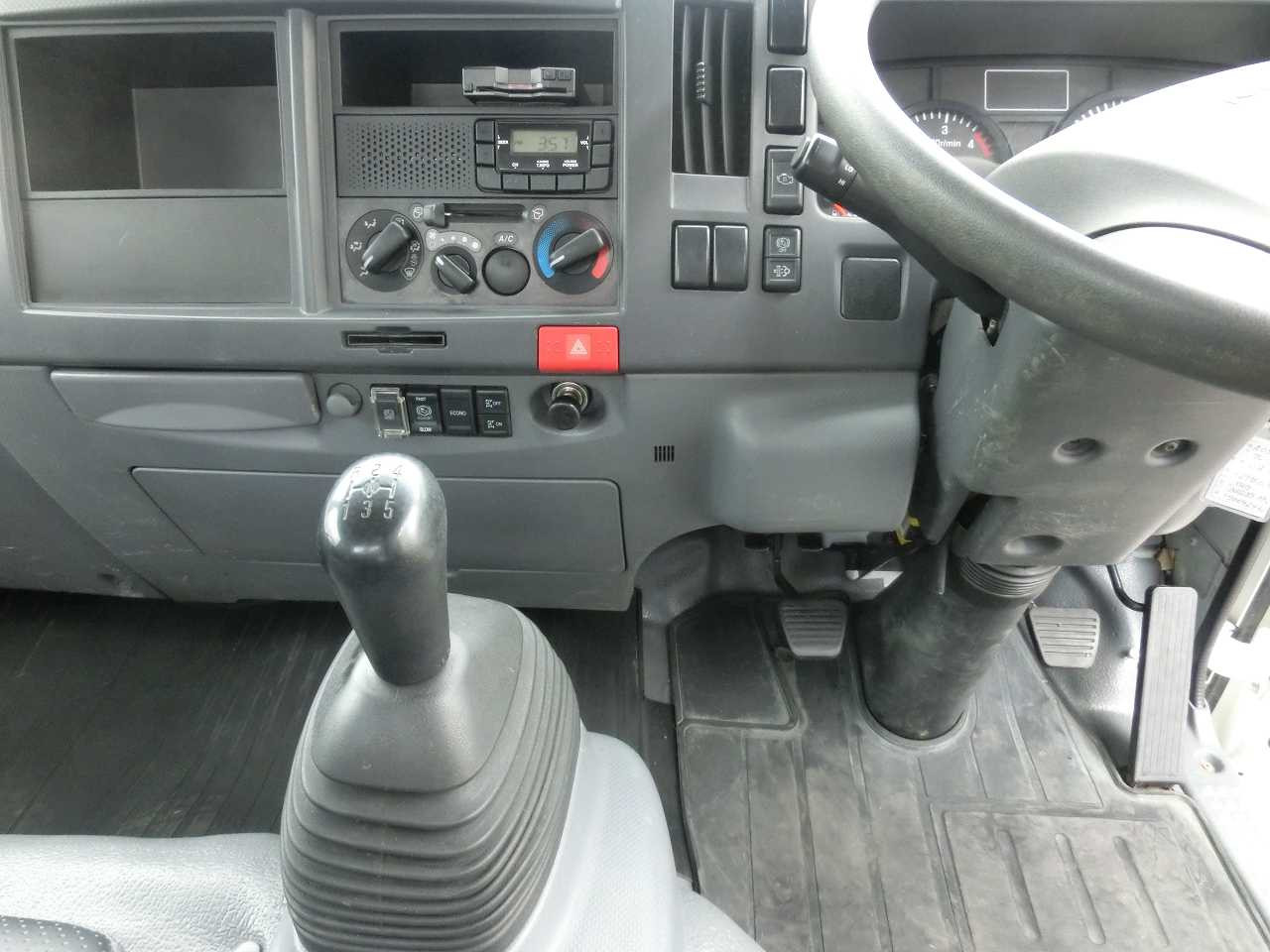 いすゞ エルフ TKG-NPS85AR(4WD)の写真23