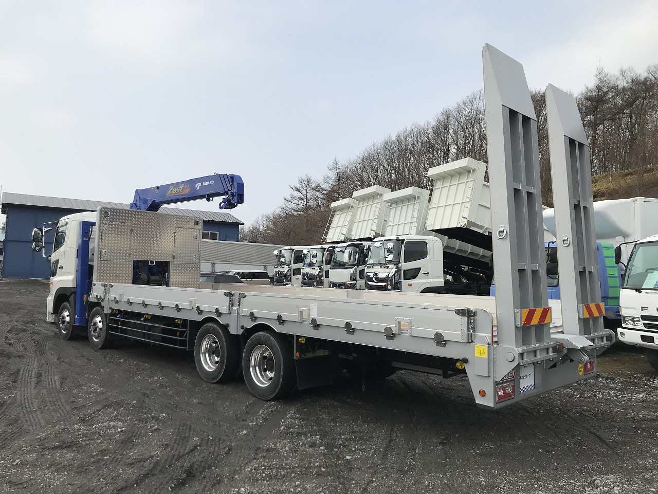 日野 プロフィア 2DG-FW1AHC(8x4)の写真4