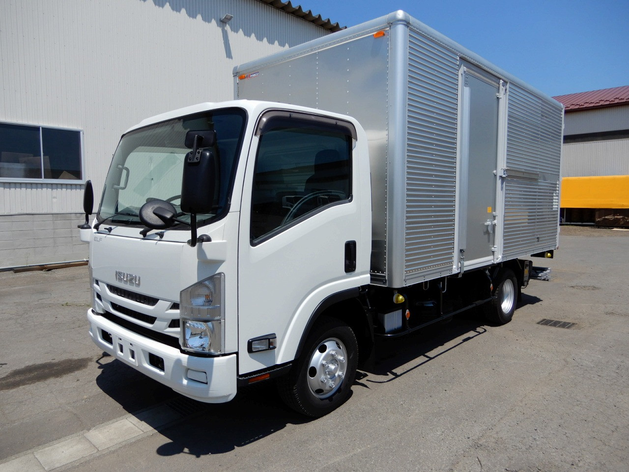 いすゞ エルフ TKG-NPS85AN(4WD)の写真1