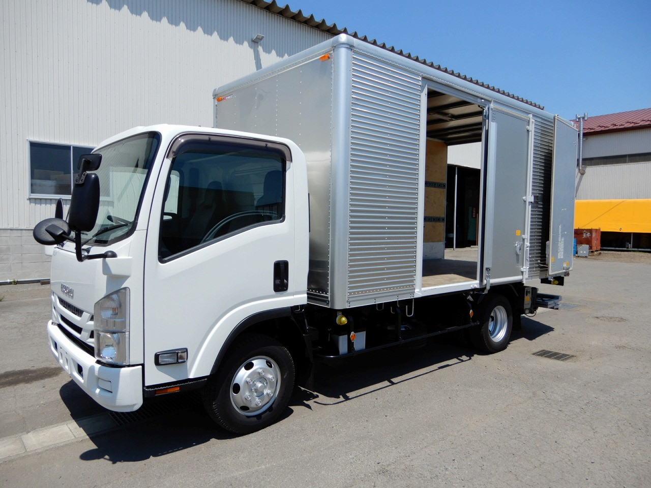 いすゞ エルフ TKG-NPS85AN(4WD)の写真8