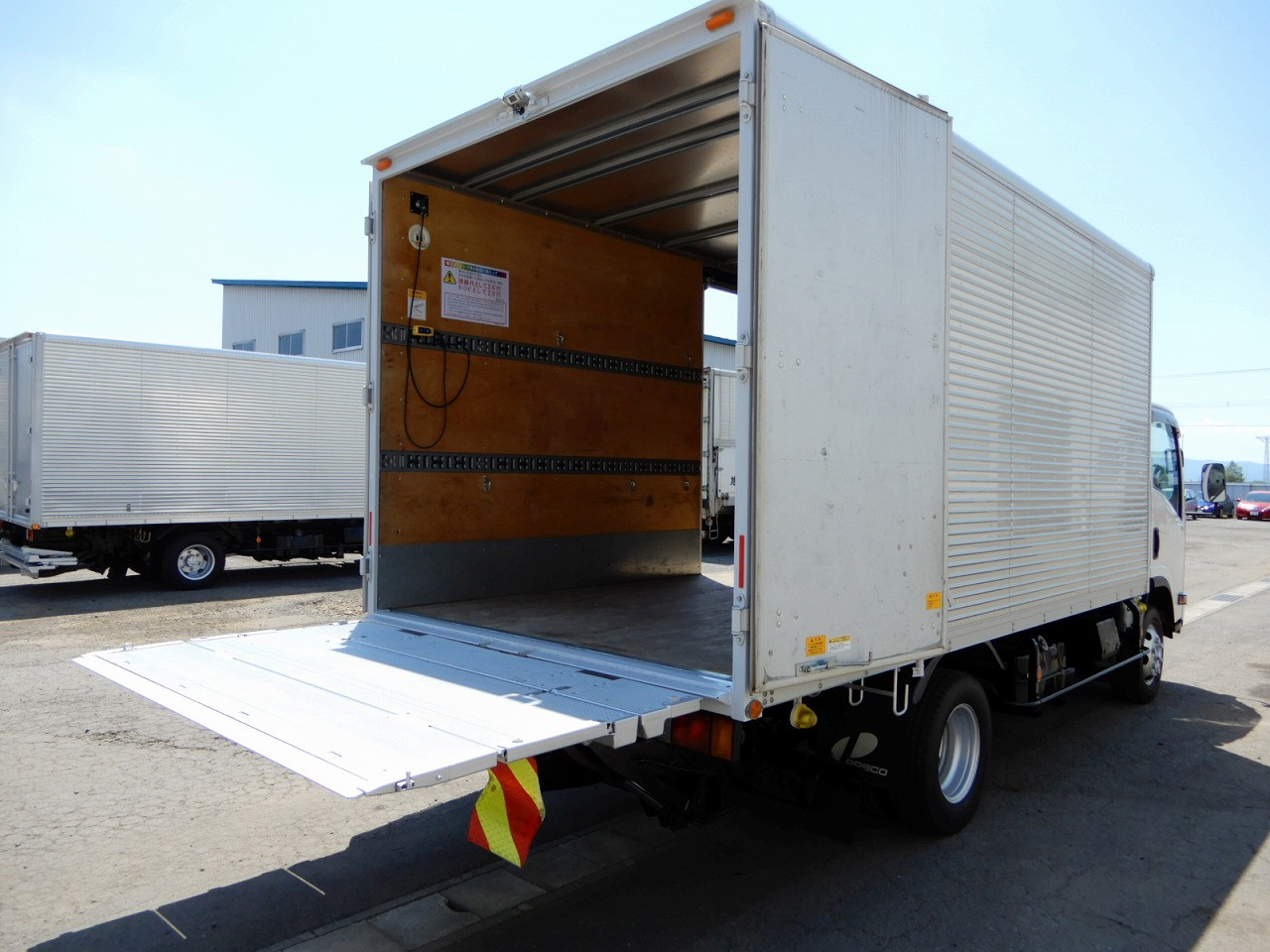 いすゞ エルフ TKG-NPS85AN(4WD)の写真11