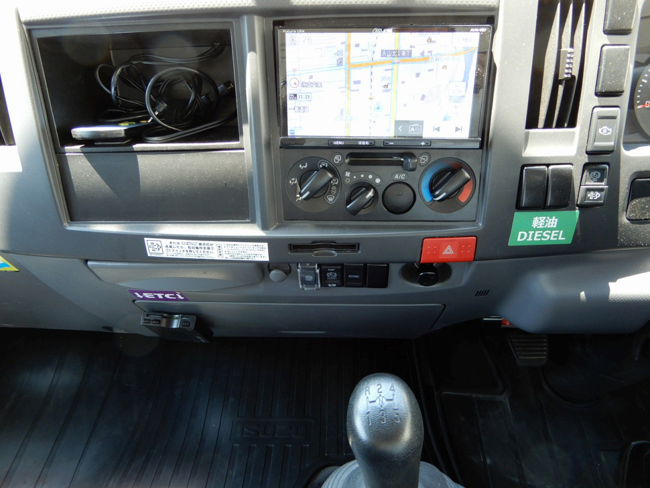 いすゞ エルフ TKG-NPS85AN(4WD)の写真23