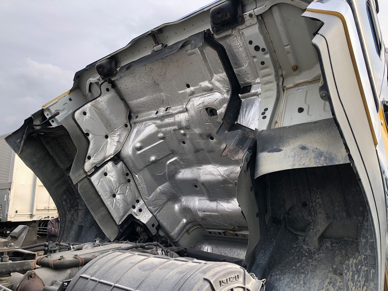 いすゞ ギガ QKG-CYY77A(6x4)の写真18