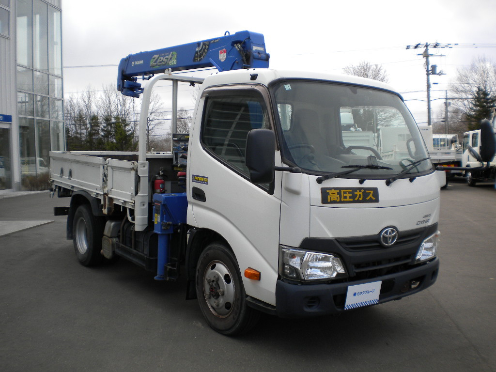 トヨタ ダイナ TKG-XZU685(4WD)の写真2