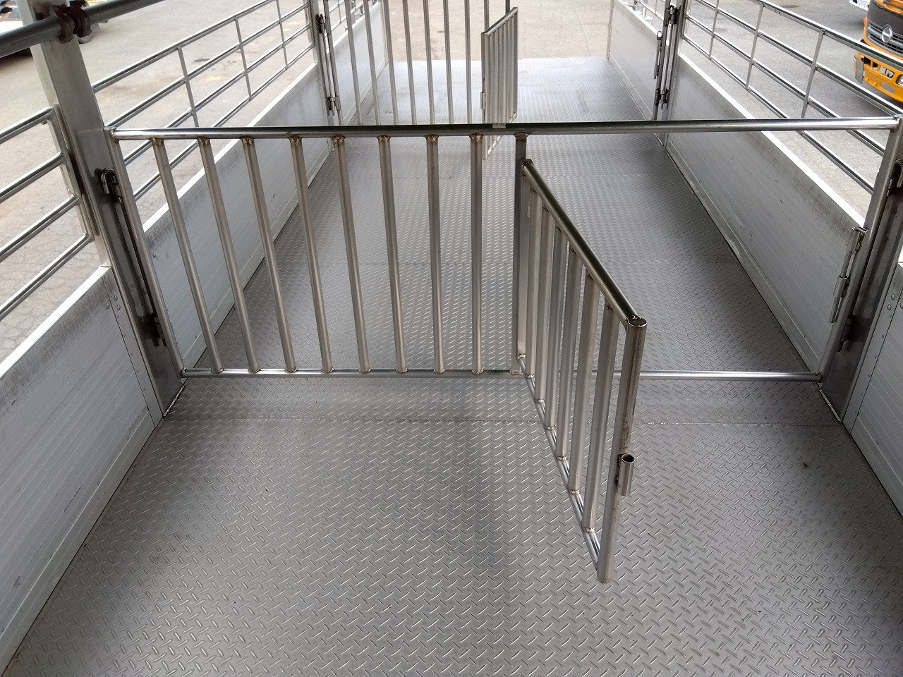 いすゞ ギガ KL-CVR80P3(2WD)の写真10