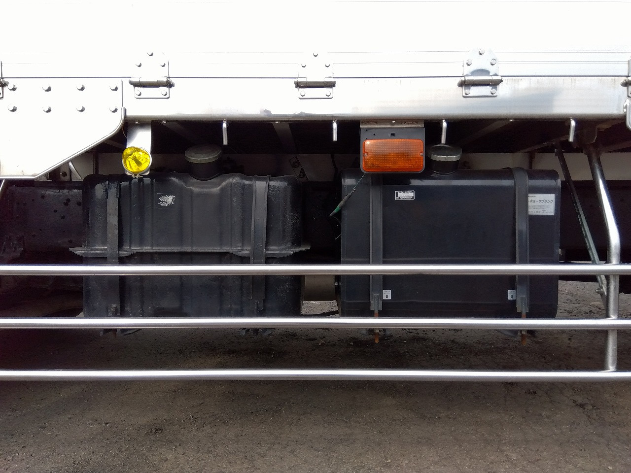 いすゞ ギガ KL-CVR80P3(2WD)の写真11