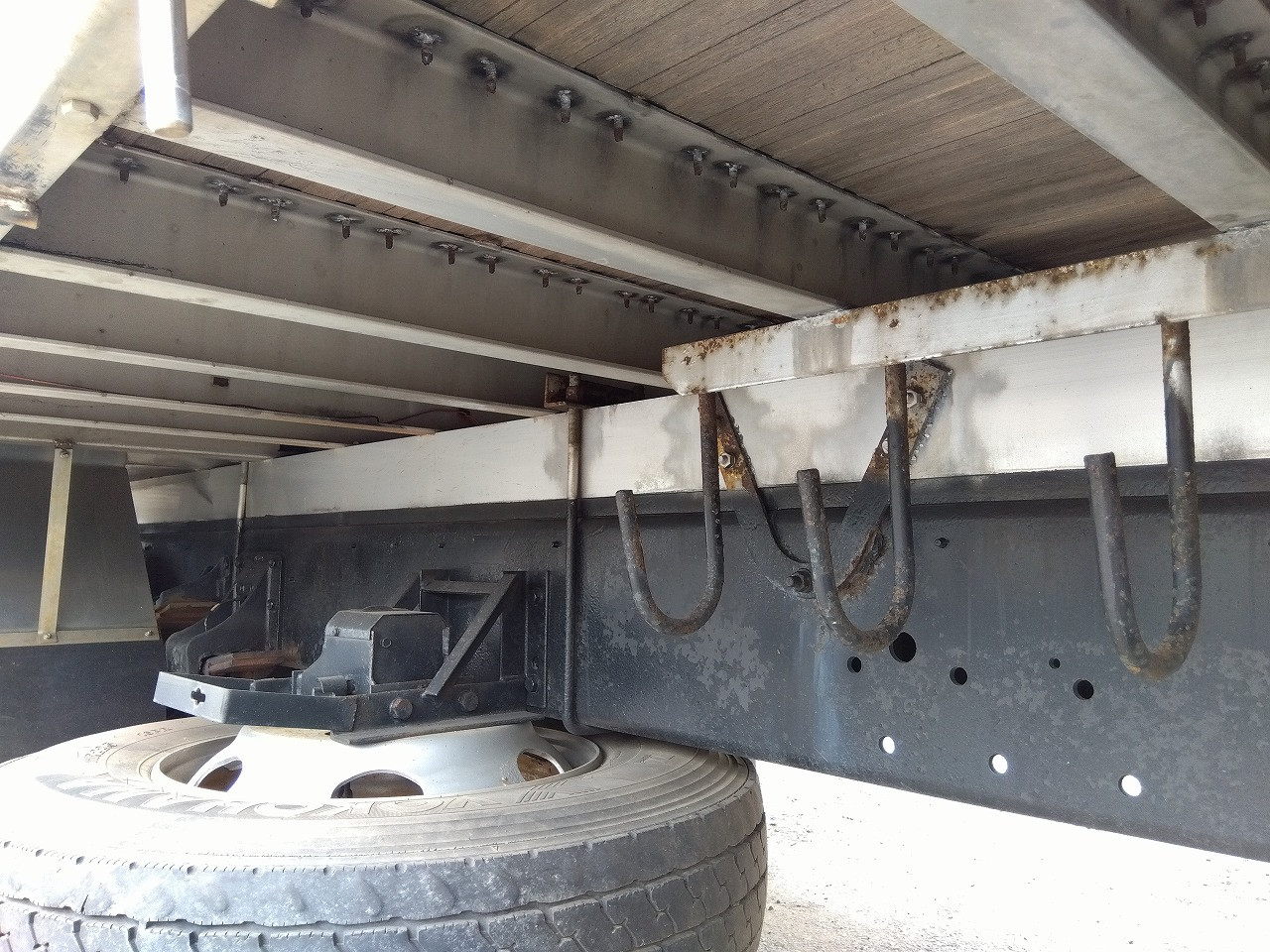 いすゞ ギガ KL-CVR80P3(2WD)の写真14