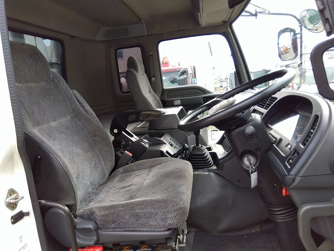 いすゞ ギガ KL-CVR80P3(2WD)の写真22