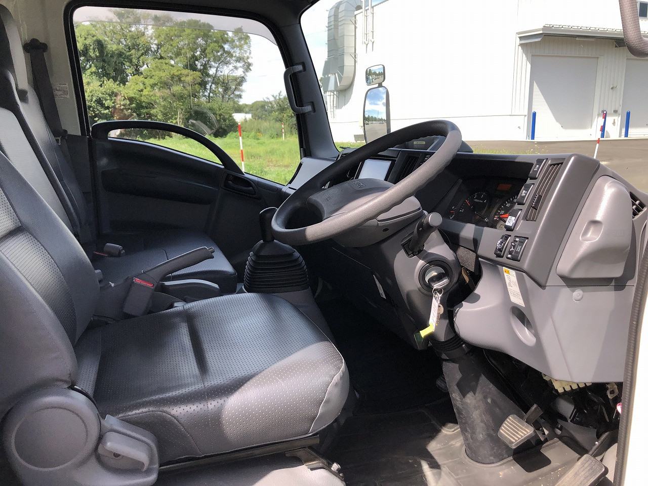 いすゞ エルフ 2PG-NPS88AN(4WD)の写真22