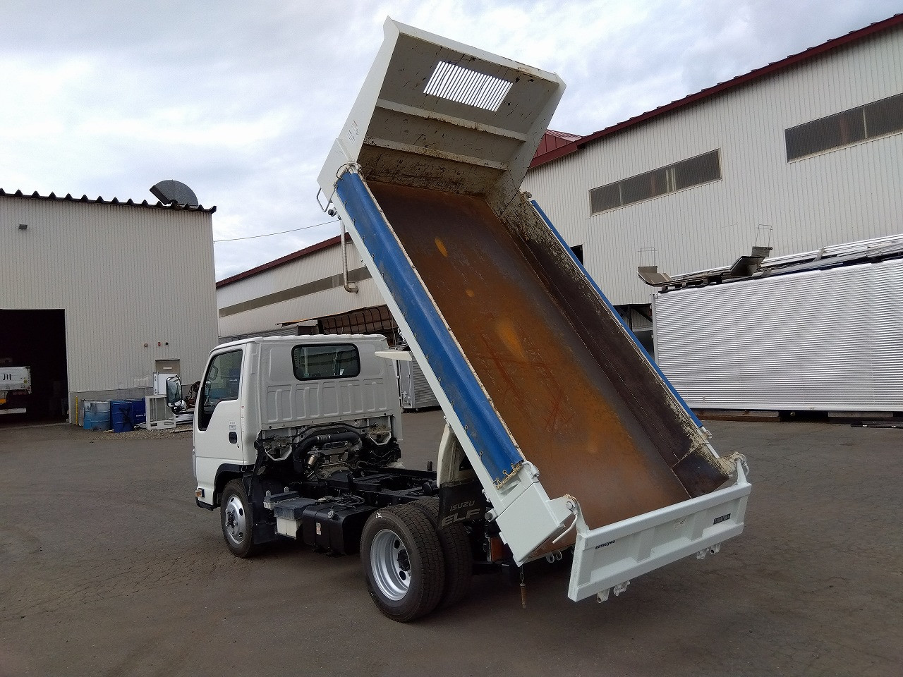 いすゞ エルフ 2PG-NKS88AN(4WD)の写真9